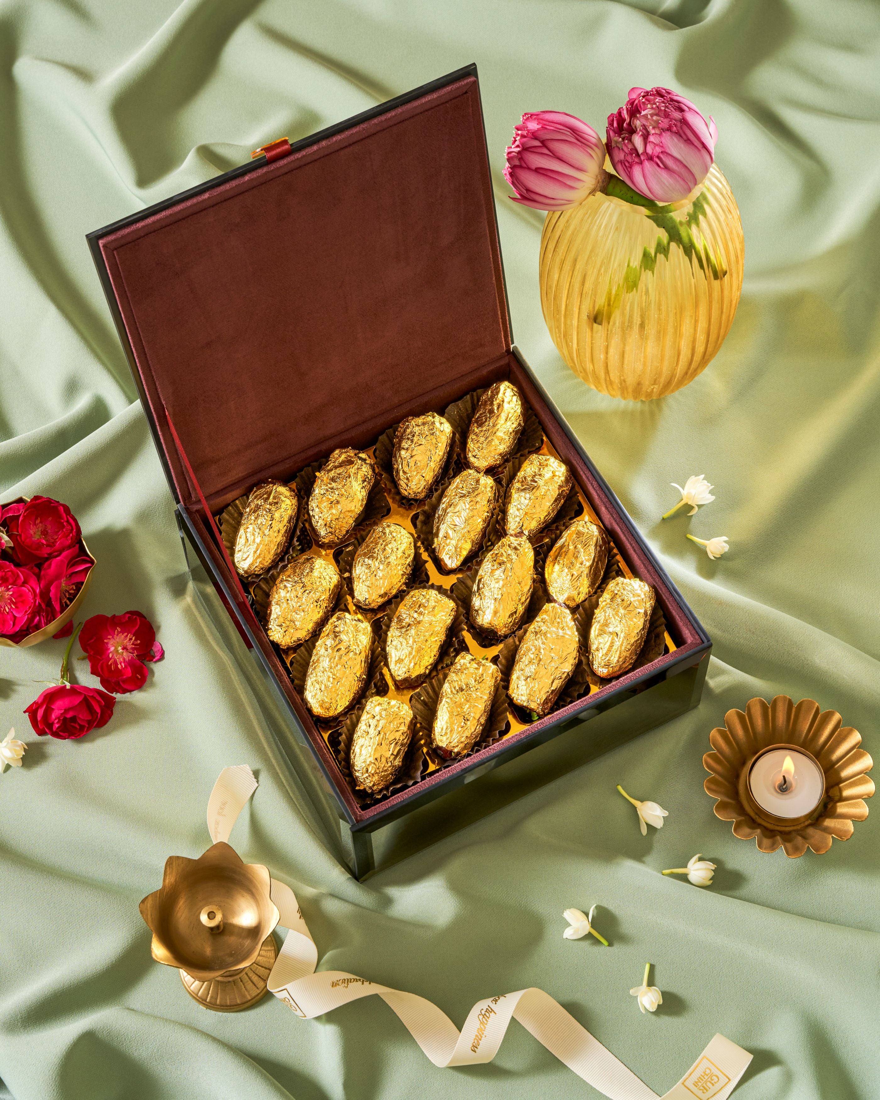 Luxury Brown Glass Box of 16 Pcs Golden Stuffed Dates