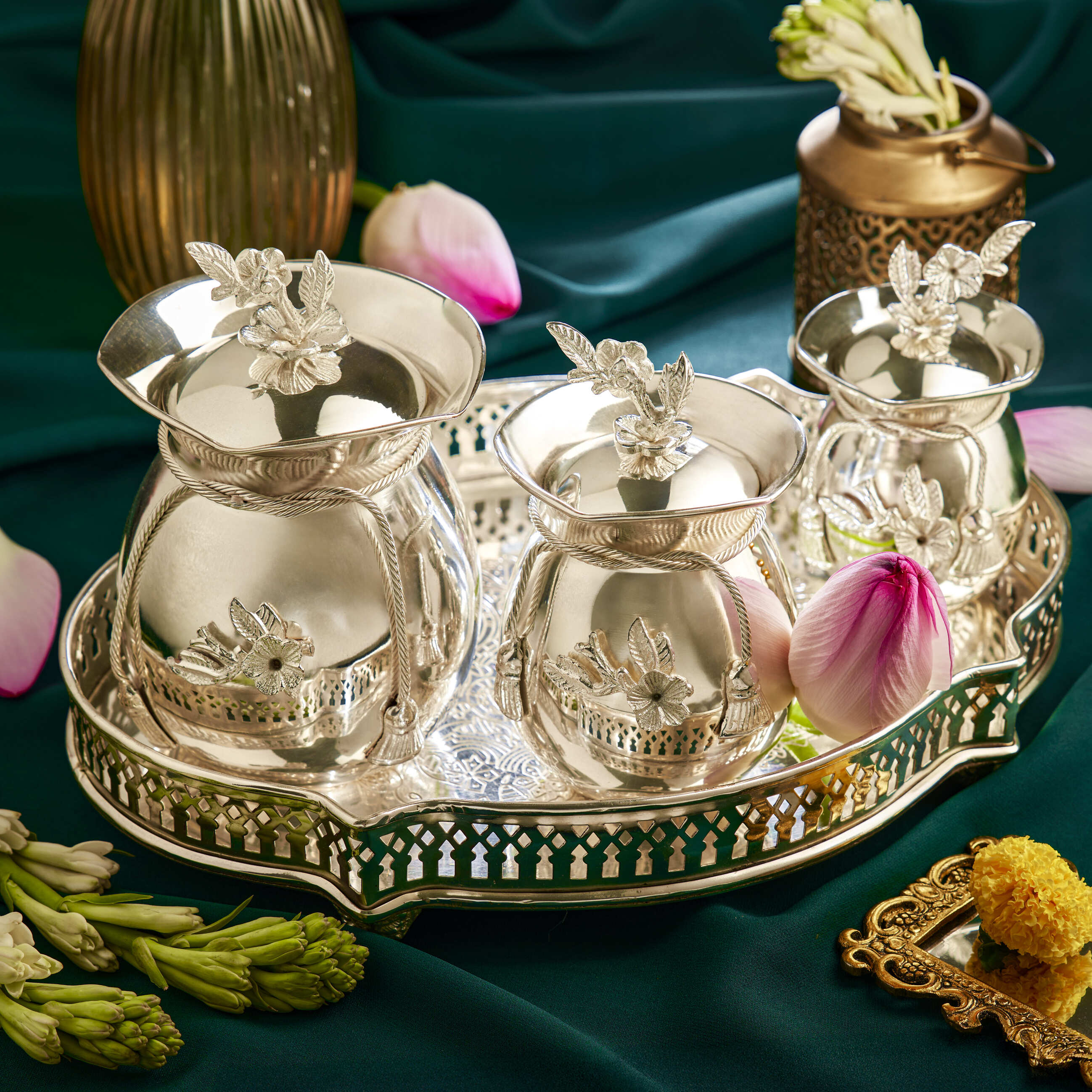 LUXURY SILVER PLATER WITH 3 SETS OF DRY FRUITS POTLI HANDI