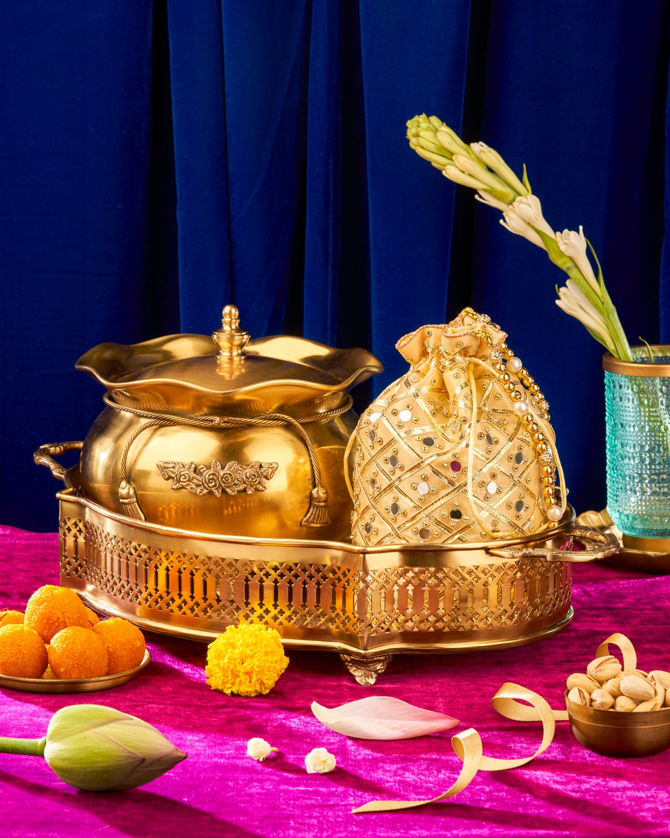 LUXURY GALLERY TRAY WITH HANDLE , DRY FRUITS POTLI WITH RASGULLA HANDII