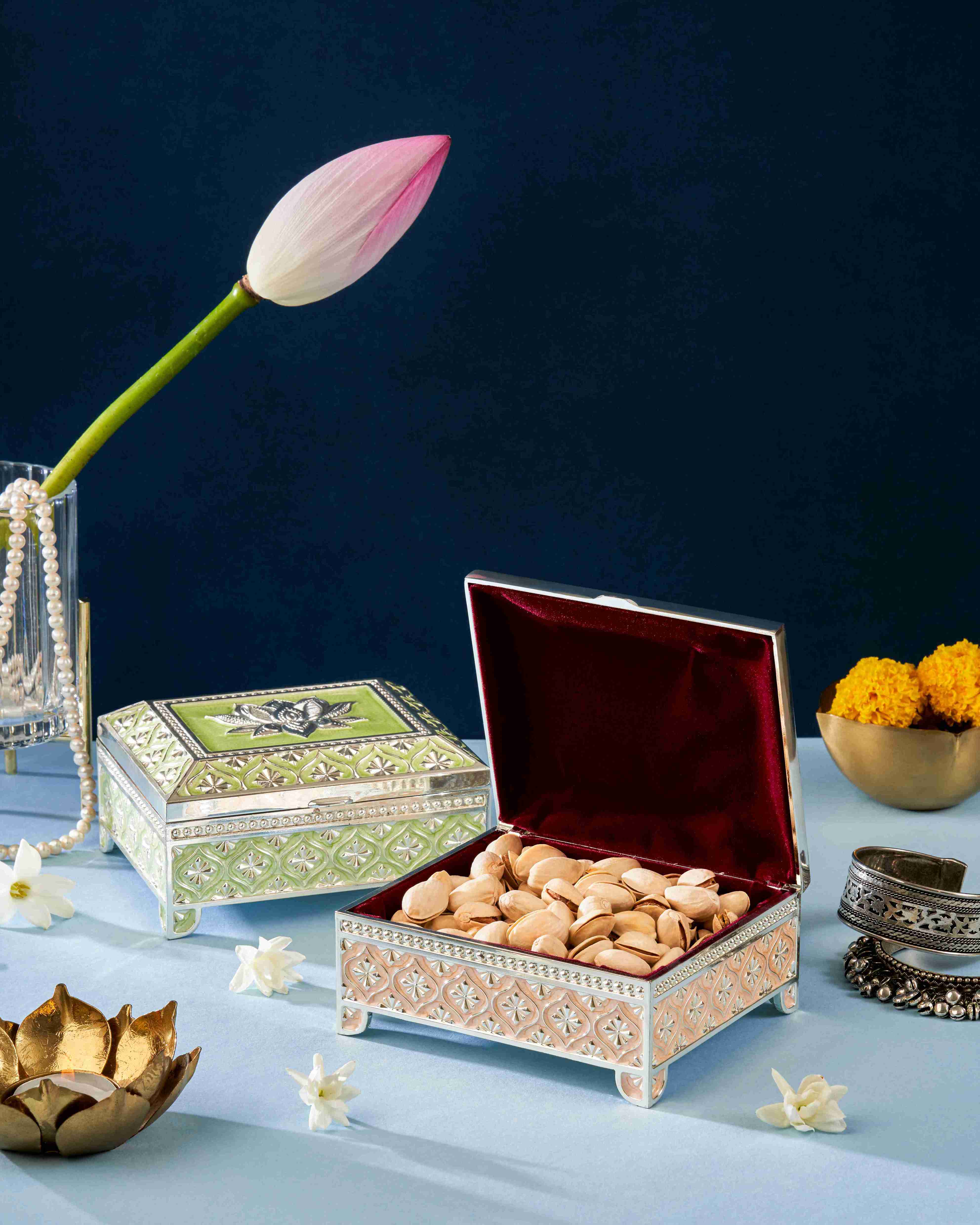 LUXURY HANDCRAFTED SILVER BOX WITH DRY FRUITS