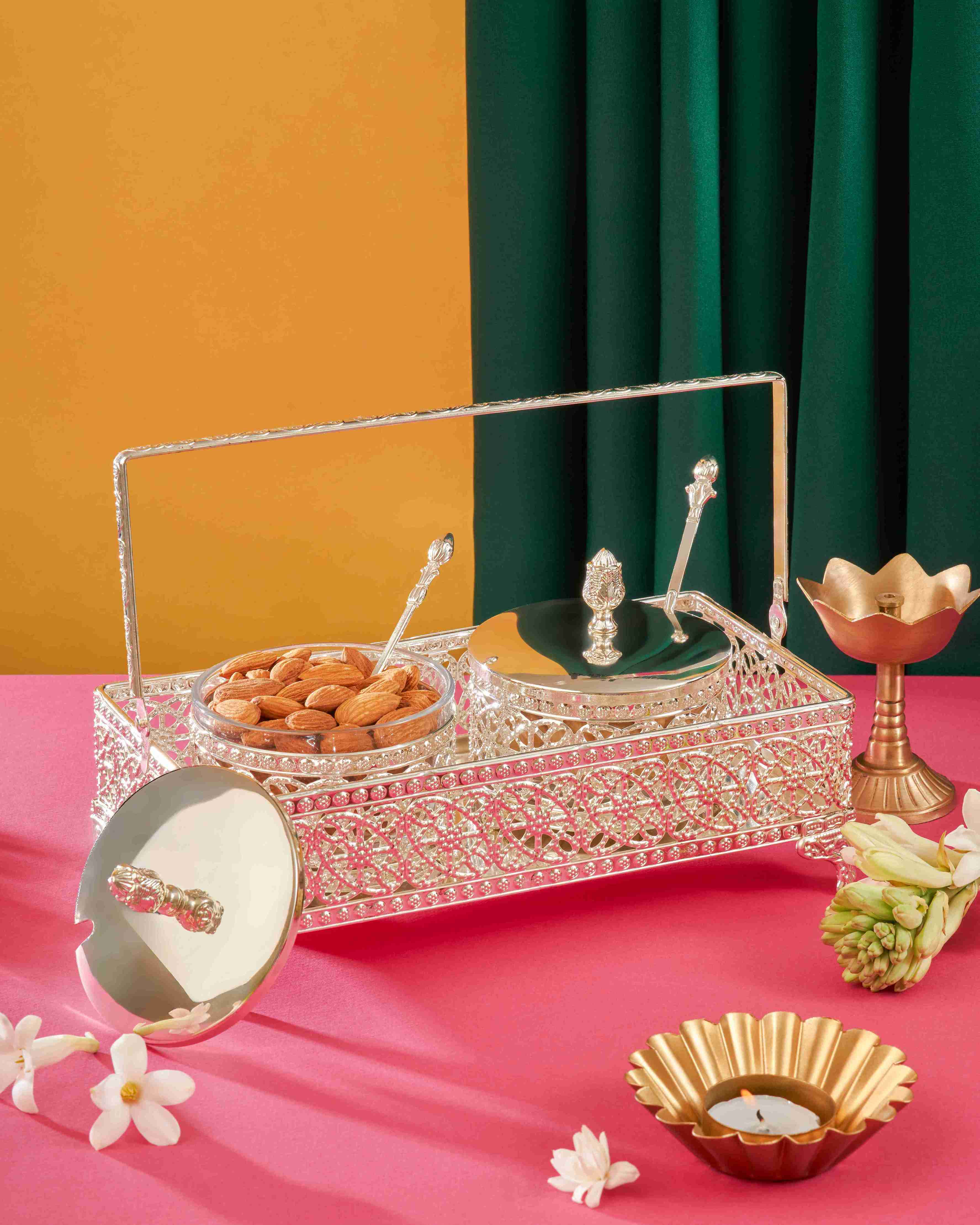 LUXURY SET OF SILVER BASKET WITH 2 BOWL