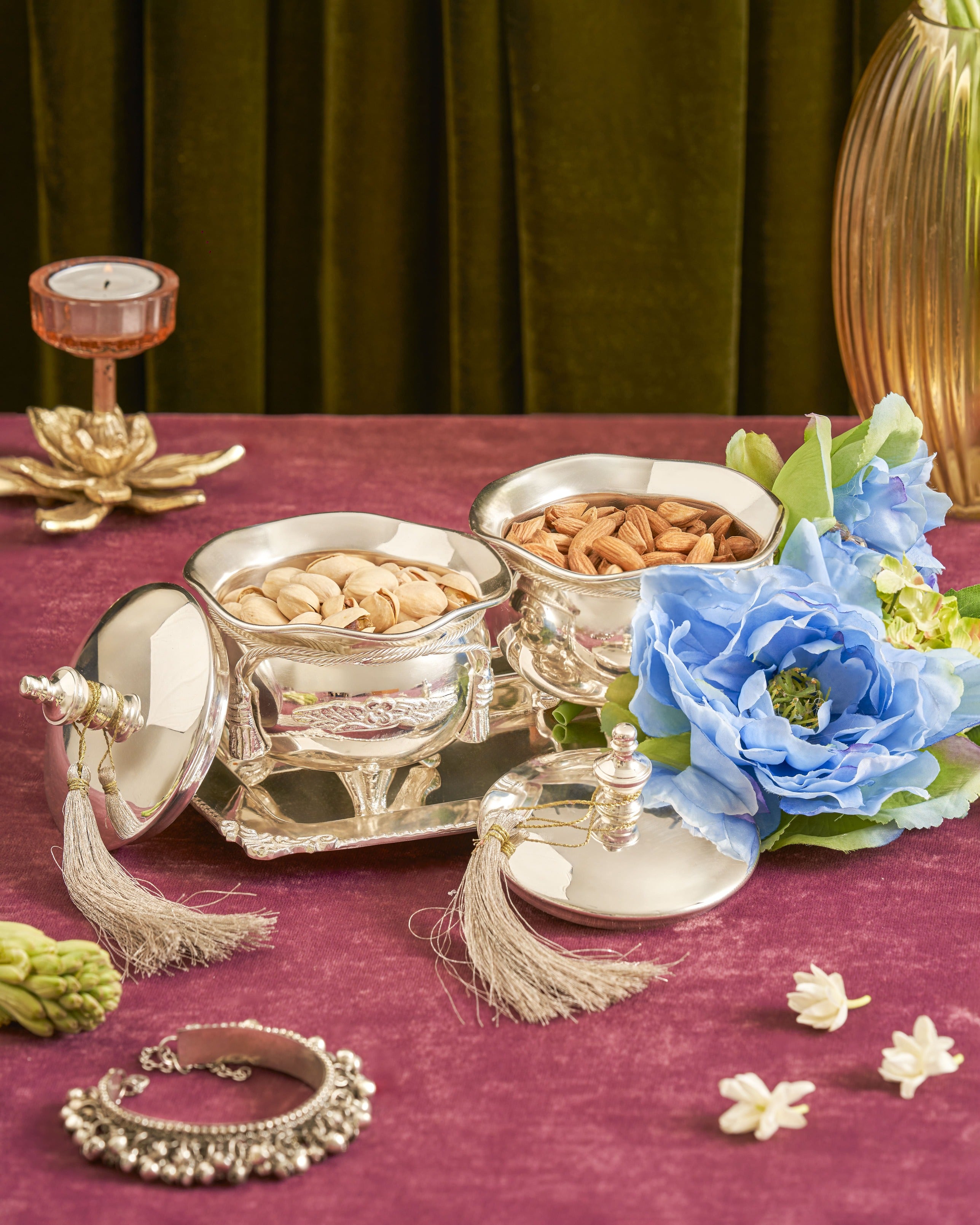 LUXURY CINDERELLA TRAY WITH RIBBON BOWLS