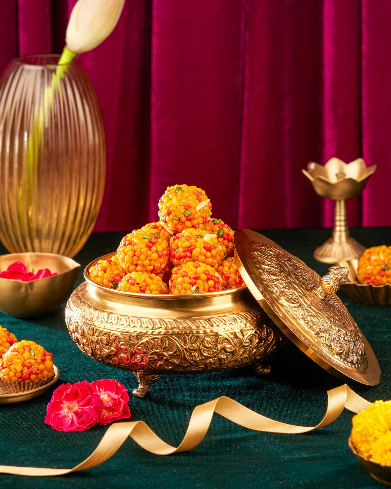 GURCHINI SPECAIL LUXURY HANDI SUPER EMBOSSED FILLED WITH SWEETS