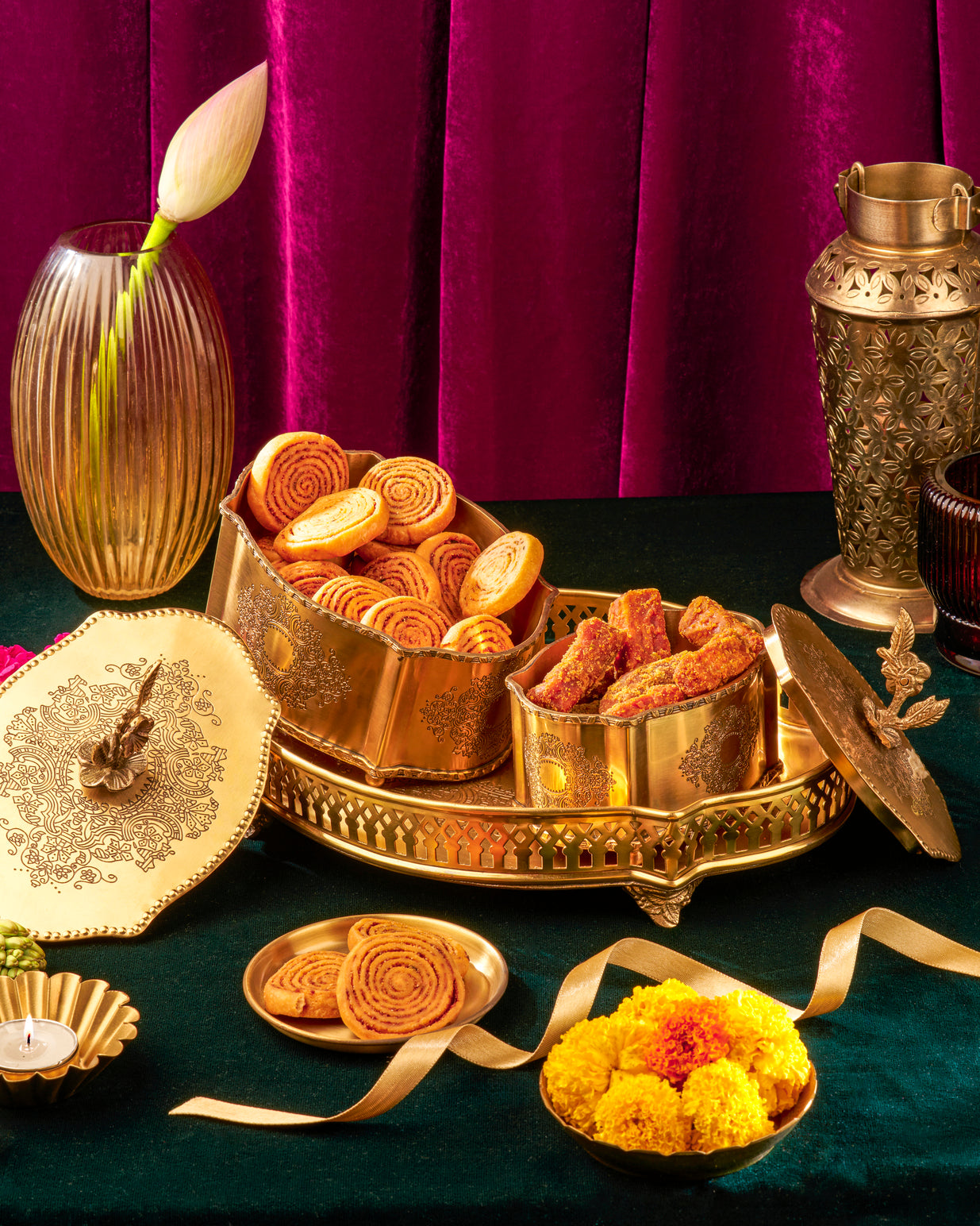 LUXURY VICTORIAN OVAL GALLERY TRAY BOX FILL WITH SAVORY & SWEETS