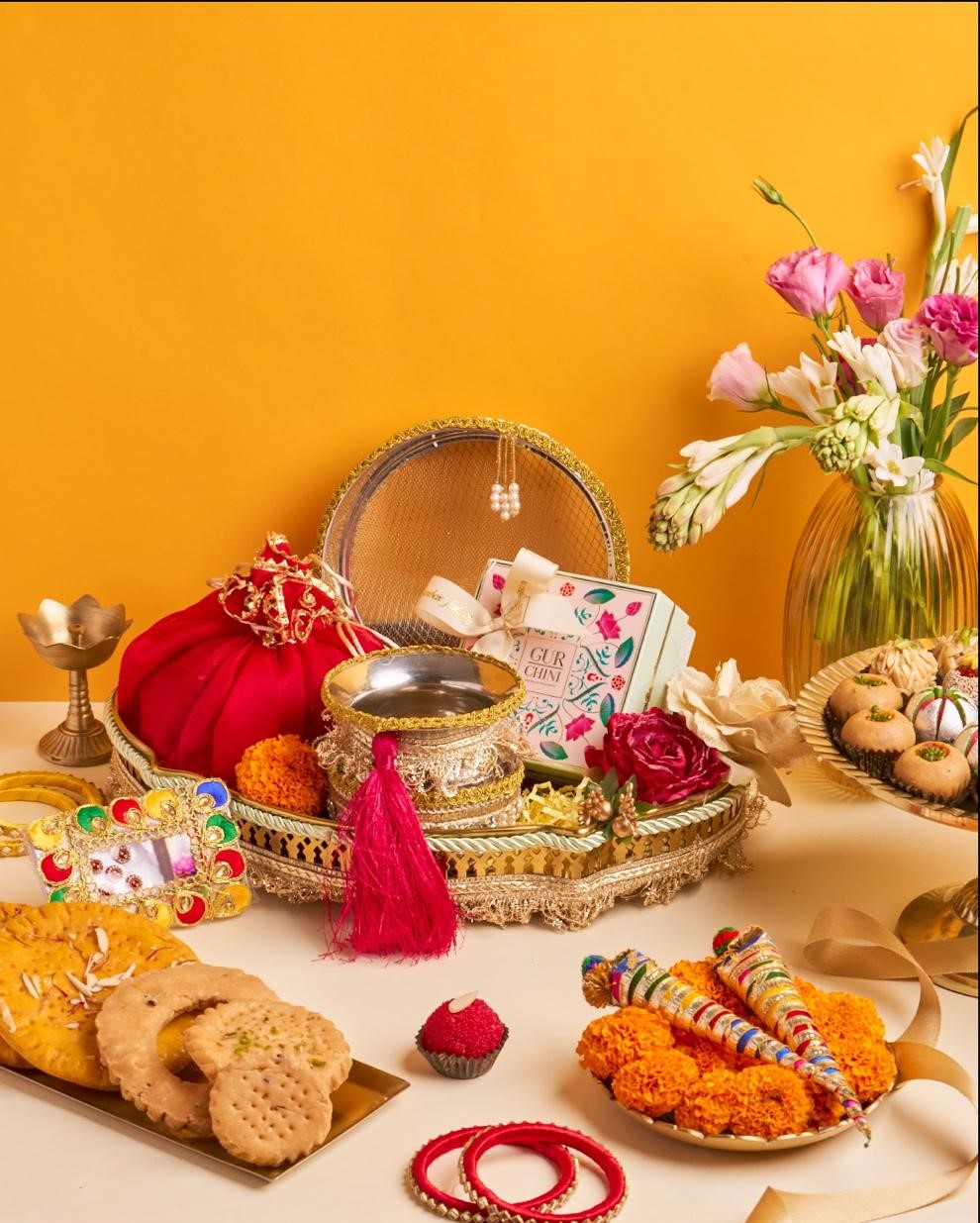 THE KARWA CHAUTH SARGI HAMPER IN GOLDEN TRAY